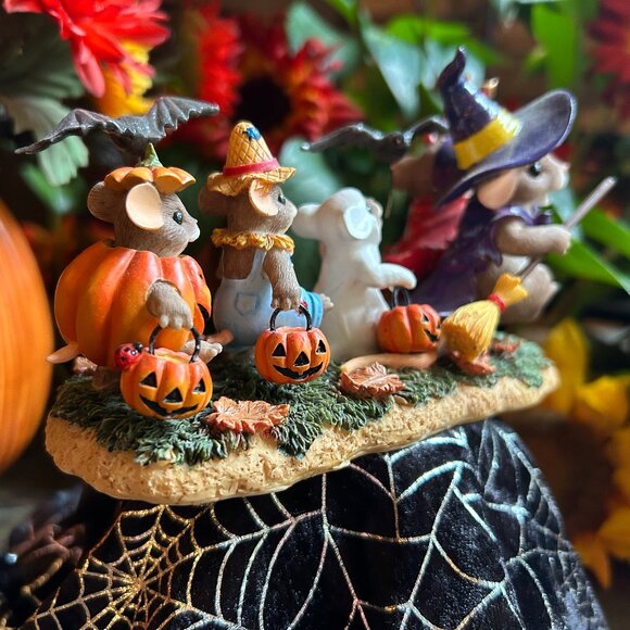 Charming Tails HALLOWEEN “We’re a Kooky Spooky Family” (85/119) - Picture 4 of 12